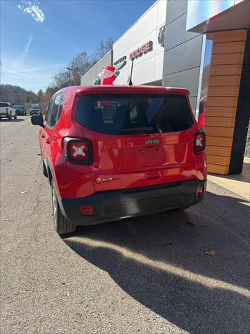 2023 Jeep Renegade Latitude 4x4 2023 Jeep Renegade Latitude 4x4