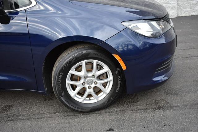 2017 Chrysler Pacifica Touring 2017 Chrysler Pacifica Touring