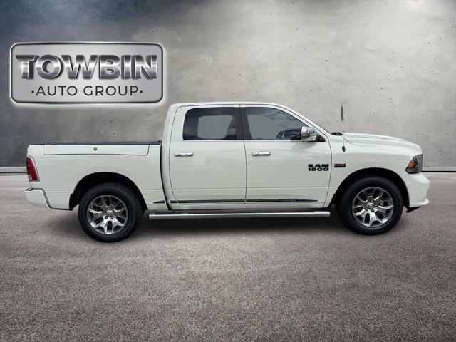 2017 RAM 1500 Limited Crew Cab 4x4 57 Box 2017 RAM 1500 Limited Crew Cab 4x4 57 Box