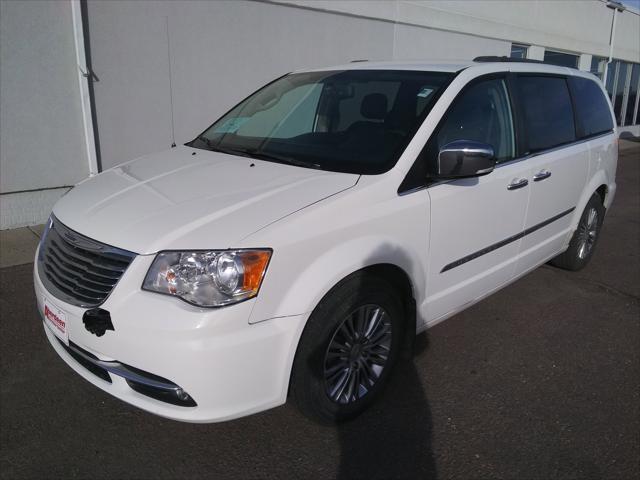 2013 Chrysler Town and Country Touring-L