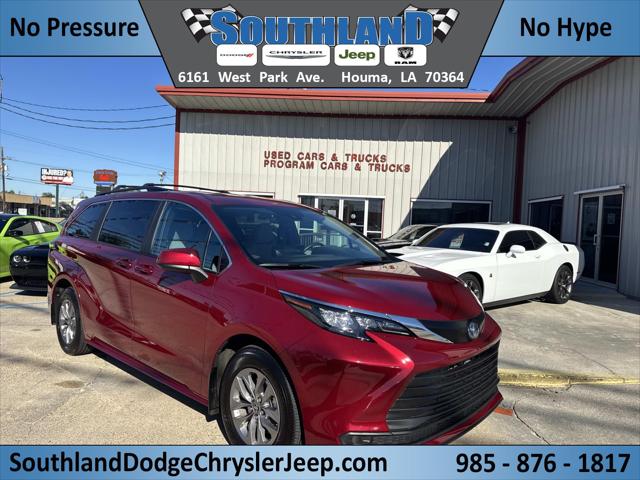 2025 Toyota Sienna LE 2025 Toyota Sienna LE