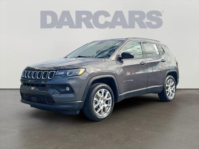 2024 Jeep Compass Latitude Lux FWD