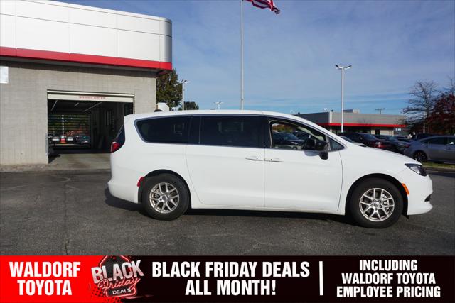 2024 Chrysler Voyager LX
