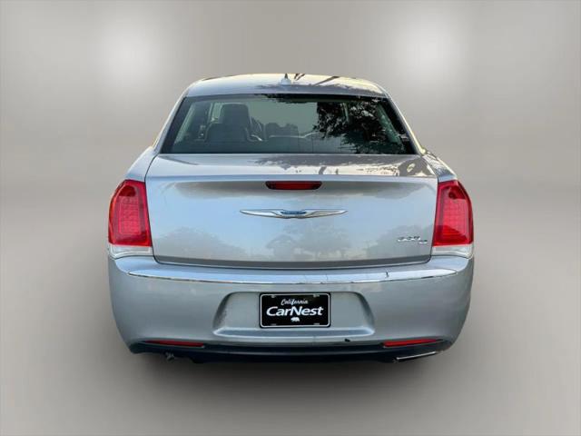 2017 Chrysler 300 300C