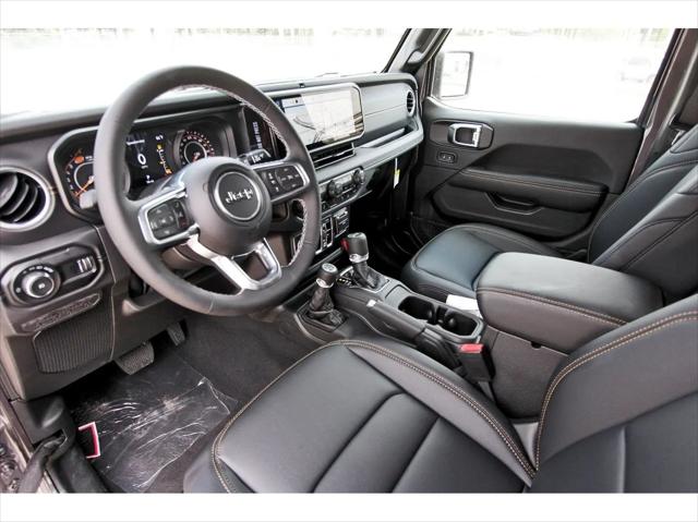 2025 Jeep Wrangler 4-Door Sahara 4x4