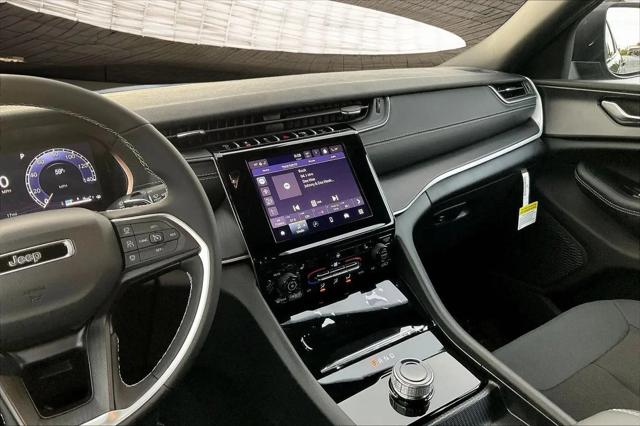 2025 Jeep Grand Cherokee L Laredo X 4x4