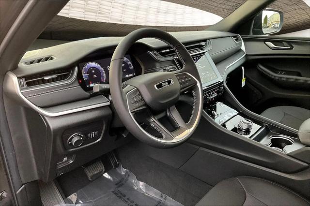 2025 Jeep Grand Cherokee L Laredo X 4x4