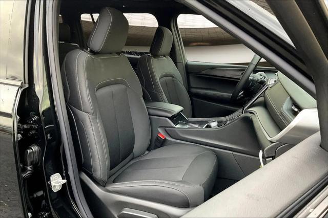 2025 Jeep Grand Cherokee L Laredo X 4x4