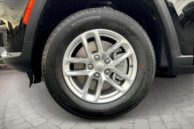 2025 Jeep Grand Cherokee L Laredo X 4x4