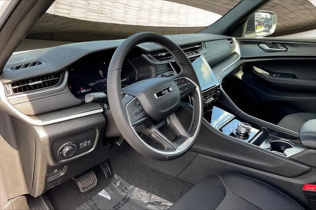 2025 Jeep Grand Cherokee Laredo X 4x4