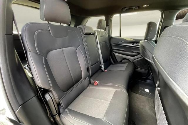 2025 Jeep Grand Cherokee Laredo X 4x4