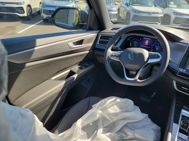 2026 Volkswagen Atlas Cross Sport SE with Technology
