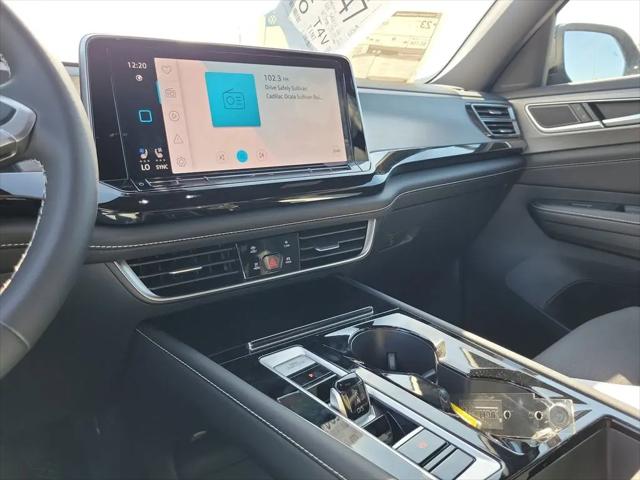 2026 Volkswagen Atlas Cross Sport SE with Technology