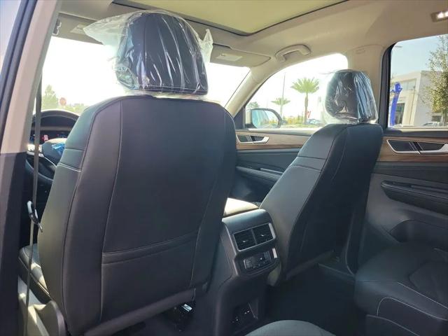 2026 Volkswagen Atlas SE with Technology