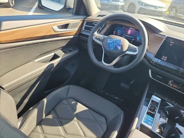 2026 Volkswagen Atlas SE with Technology