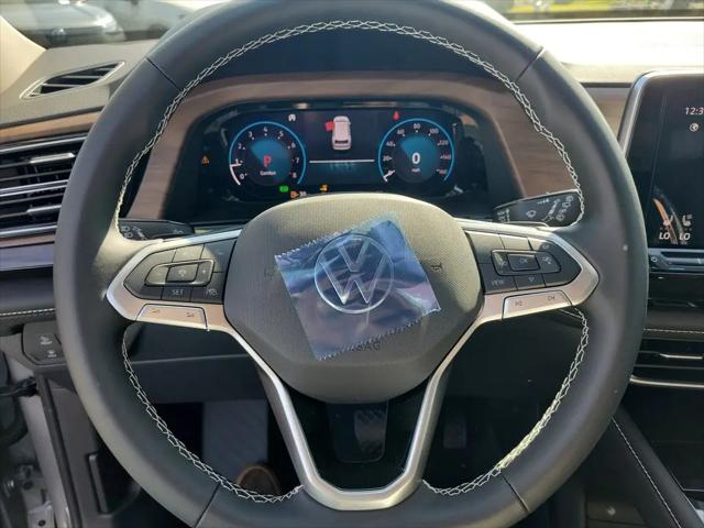 2026 Volkswagen Atlas SE with Technology