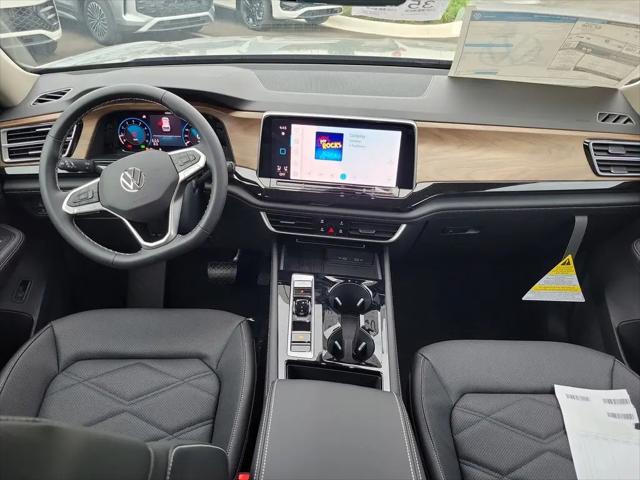 2026 Volkswagen Atlas SE with Technology