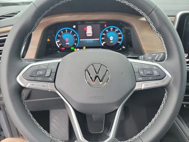 2026 Volkswagen Atlas SE with Technology