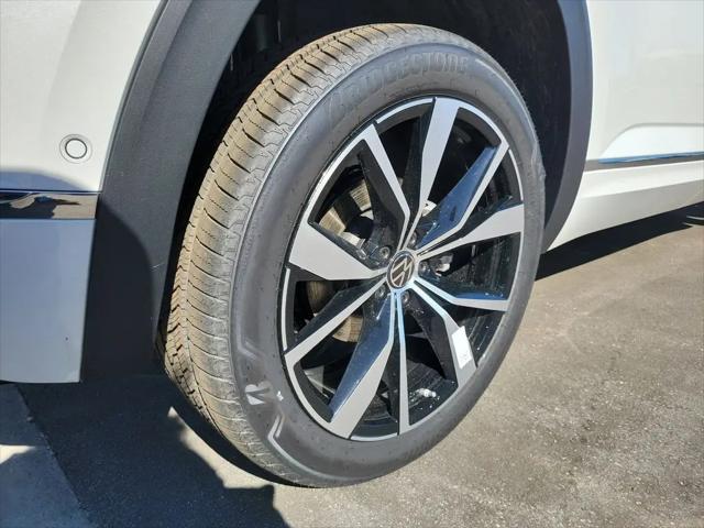 2026 Volkswagen Atlas Cross Sport SEL Premium R-Line