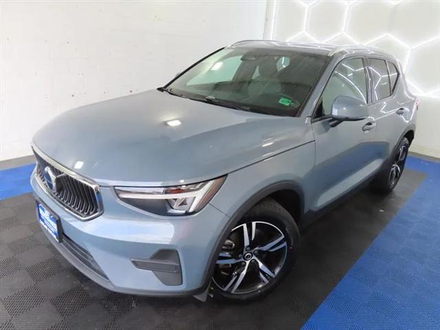 2023 Volvo XC40 B5 Core