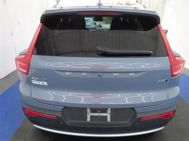 2023 Volvo XC40 B5 Core