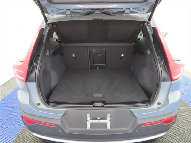 2023 Volvo XC40 B5 Core