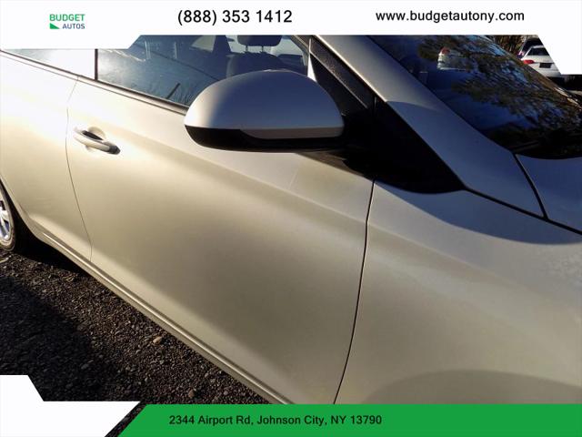 2019 Hyundai Accent SE