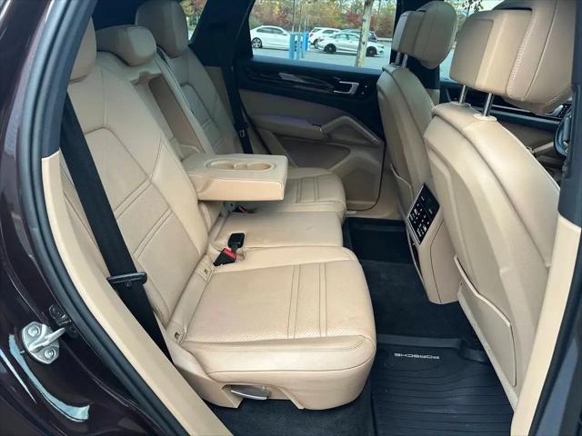 2019 Porsche Cayenne Standard