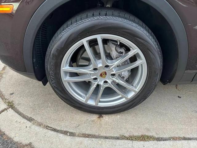 2019 Porsche Cayenne Standard