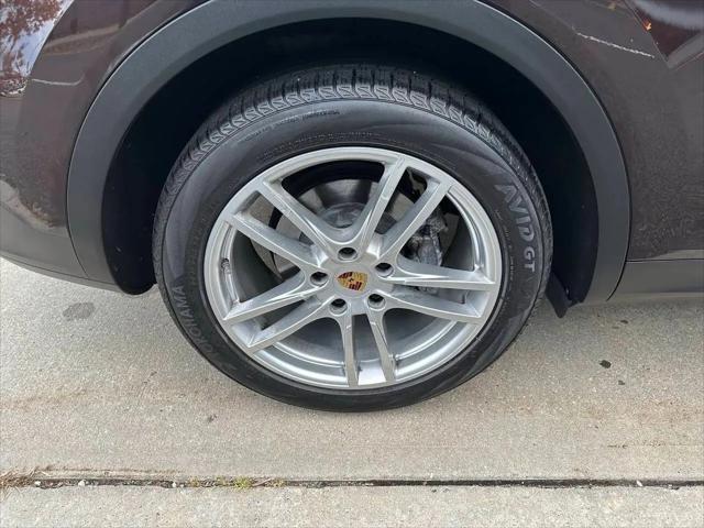 2019 Porsche Cayenne Standard