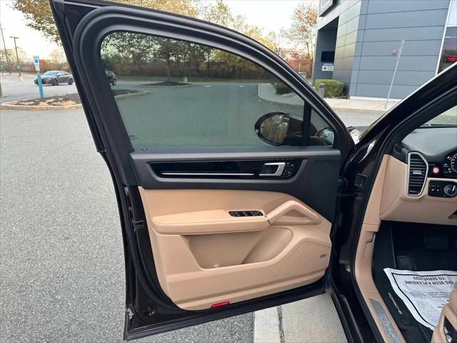 2019 Porsche Cayenne Standard