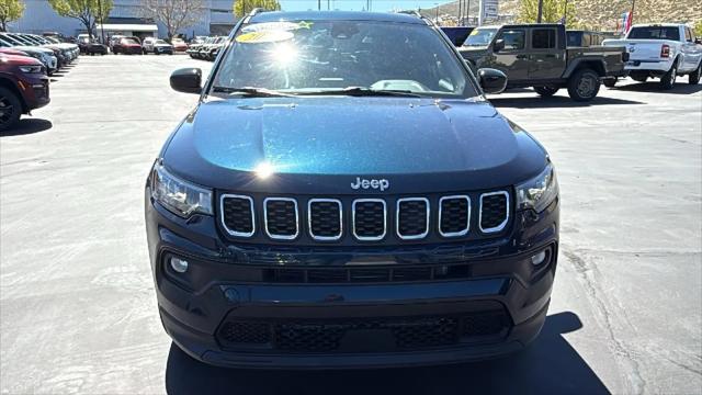 2024 Jeep Compass Latitude Lux FWD