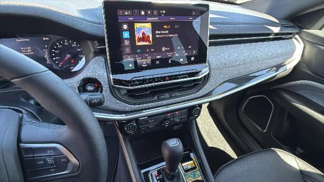 2024 Jeep Compass Latitude Lux FWD
