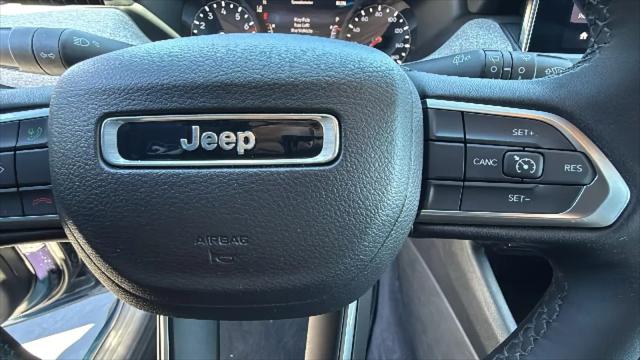 2024 Jeep Compass Latitude Lux FWD