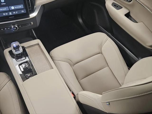 2026 Volvo XC90 Plus, B6 AWD Gas (mild hybrid), Gasoline, Bright, 7 Seats