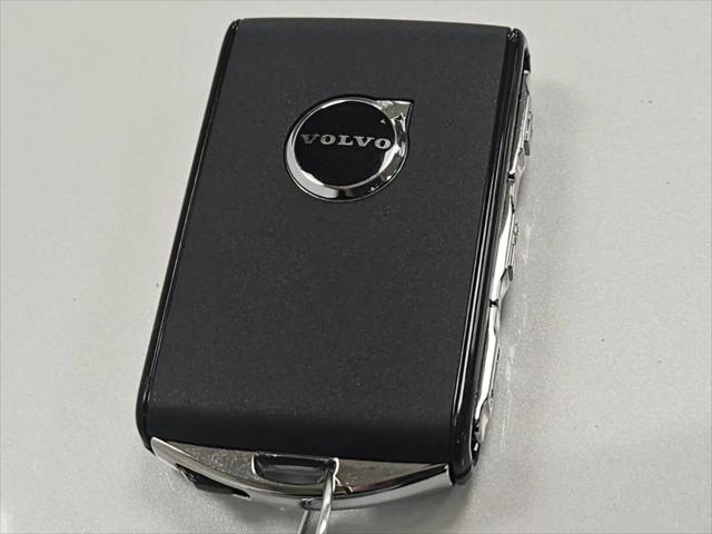 2026 Volvo XC90 Plus, B6 AWD Gas (mild hybrid), Gasoline, Bright, 7 Seats