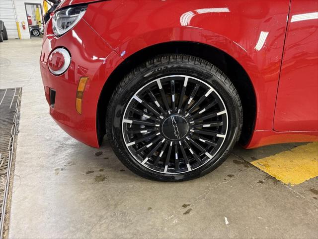 2024 Fiat 500e INSPI(RED) FWD