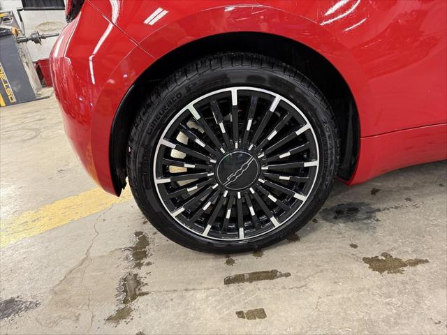 2024 Fiat 500e INSPI(RED) FWD