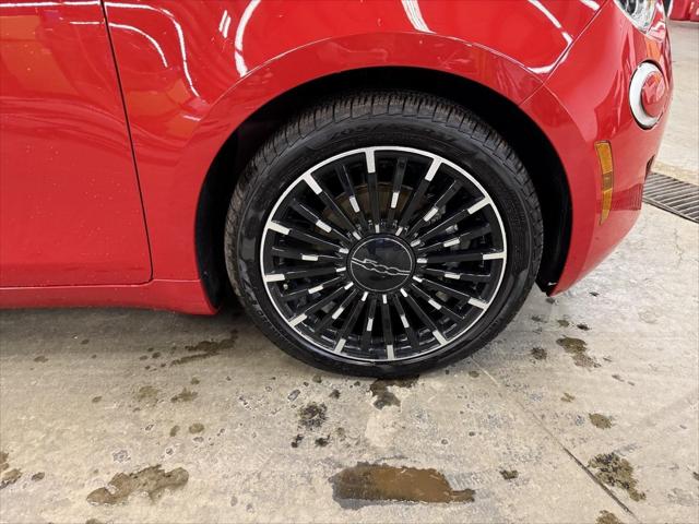 2024 Fiat 500e INSPI(RED) FWD