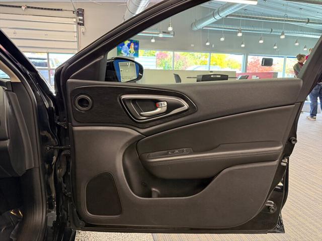 2015 Chrysler 200 C