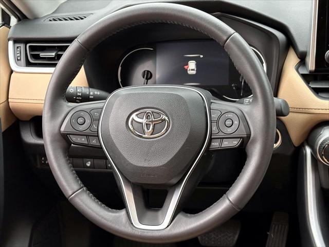 2023 Toyota RAV4 XLE Premium [18]