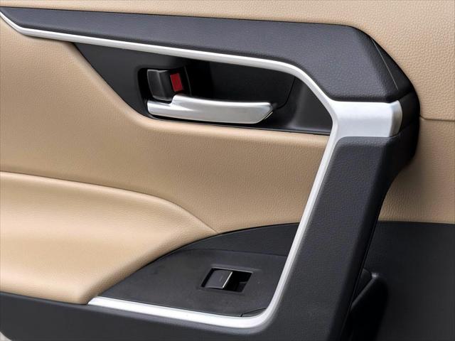 2023 Toyota RAV4 XLE Premium [21]