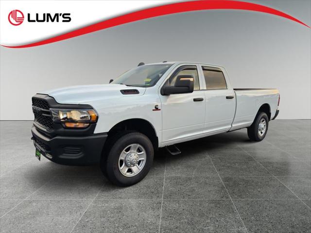 2023 RAM 3500 Tradesman Crew Cab 4x4 8 Box