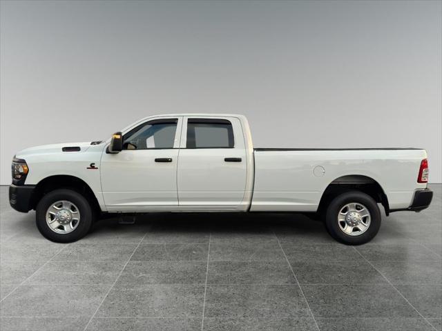 2023 RAM 3500 Tradesman Crew Cab 4x4 8 Box