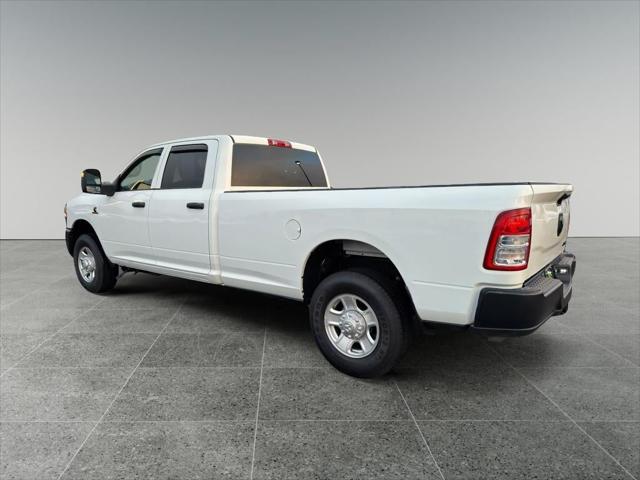 2023 RAM 3500 Tradesman Crew Cab 4x4 8 Box