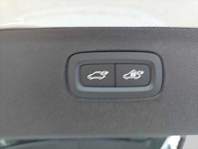 2026 Volvo XC90 Plus, B6 AWD Gas (mild hybrid), Gasoline, Bright, 7 Seats