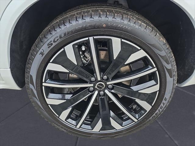2026 Volvo XC90 Plus, B6 AWD Gas (mild hybrid), Gasoline, Bright, 7 Seats
