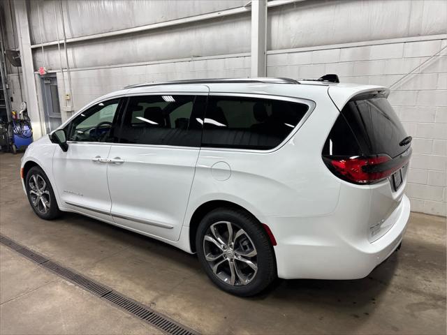 New 2026 Chrysler Pacifica For Sale in Wilmington, OH