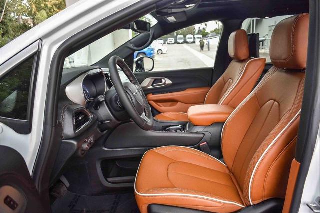 2026 Chrysler Pacifica Pinnacle AWD