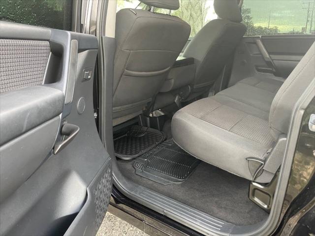 2014 Nissan Titan SV